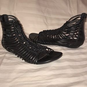 Black size 6 gladiator zip up sandals